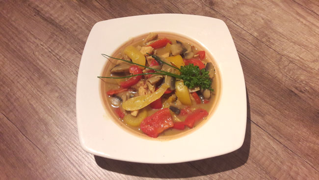 © dauerhaft-abnehmen.de - Mandy Curry-Gemüsesuppe mit Hähnchenbrust
