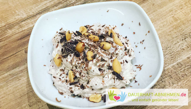 Snickers-Quark mit Erdnüssen