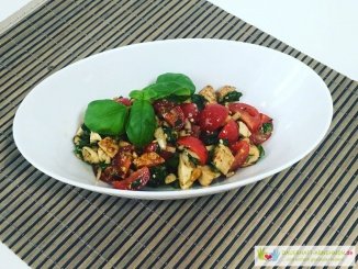Hühnchen-Caprese-Salat